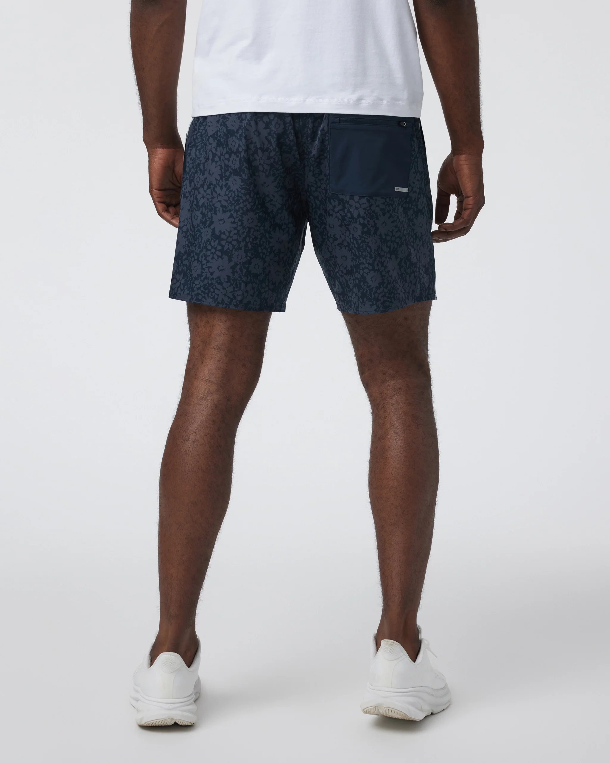 V3053NWF_FA24_M_ECOMM_SHORTS_BACK_7-1-1.webp
