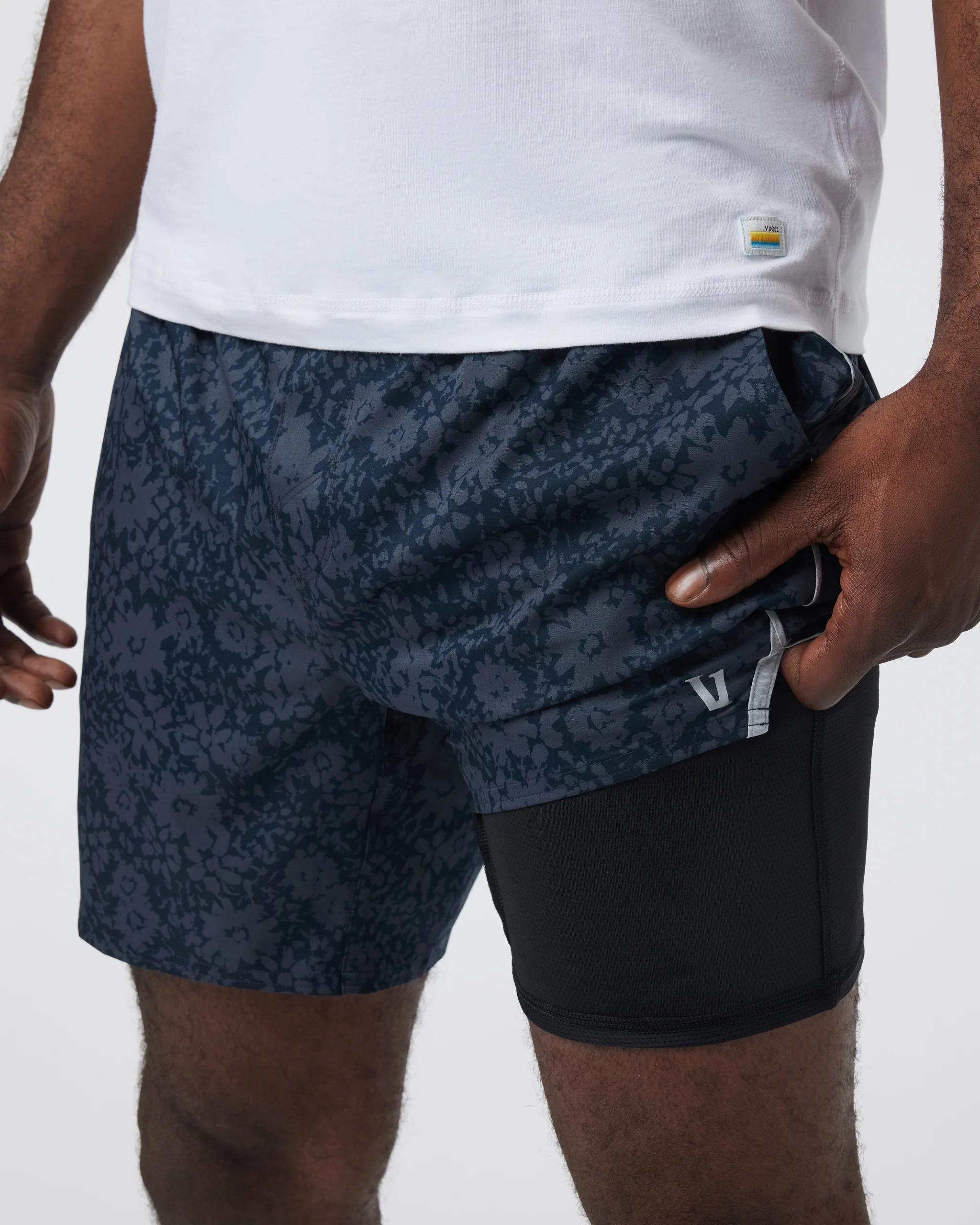 V3053NWF_FA24_M_ECOMM_SHORTS_DETAIL_10-1-1.webp