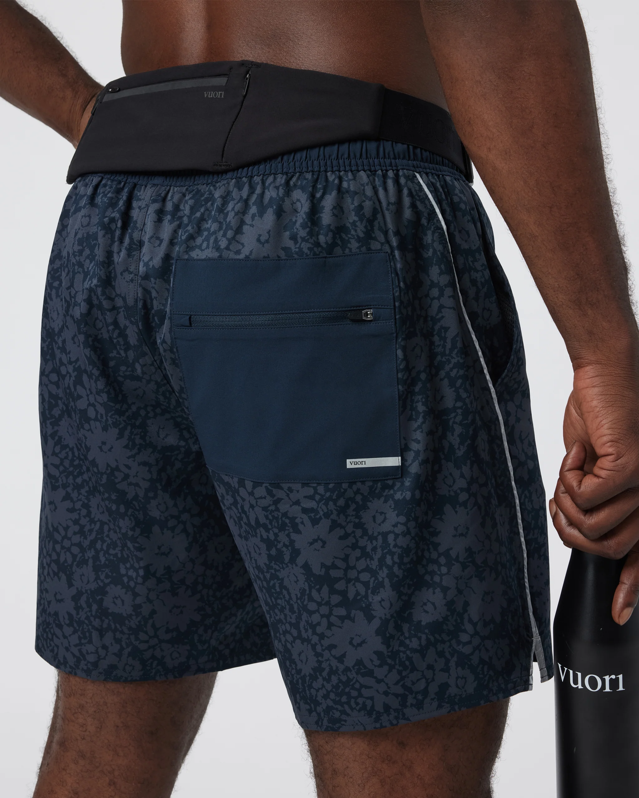 V3053NWF_FA24_M_ECOMM_SHORTS_DETAIL_12-1-1.webp