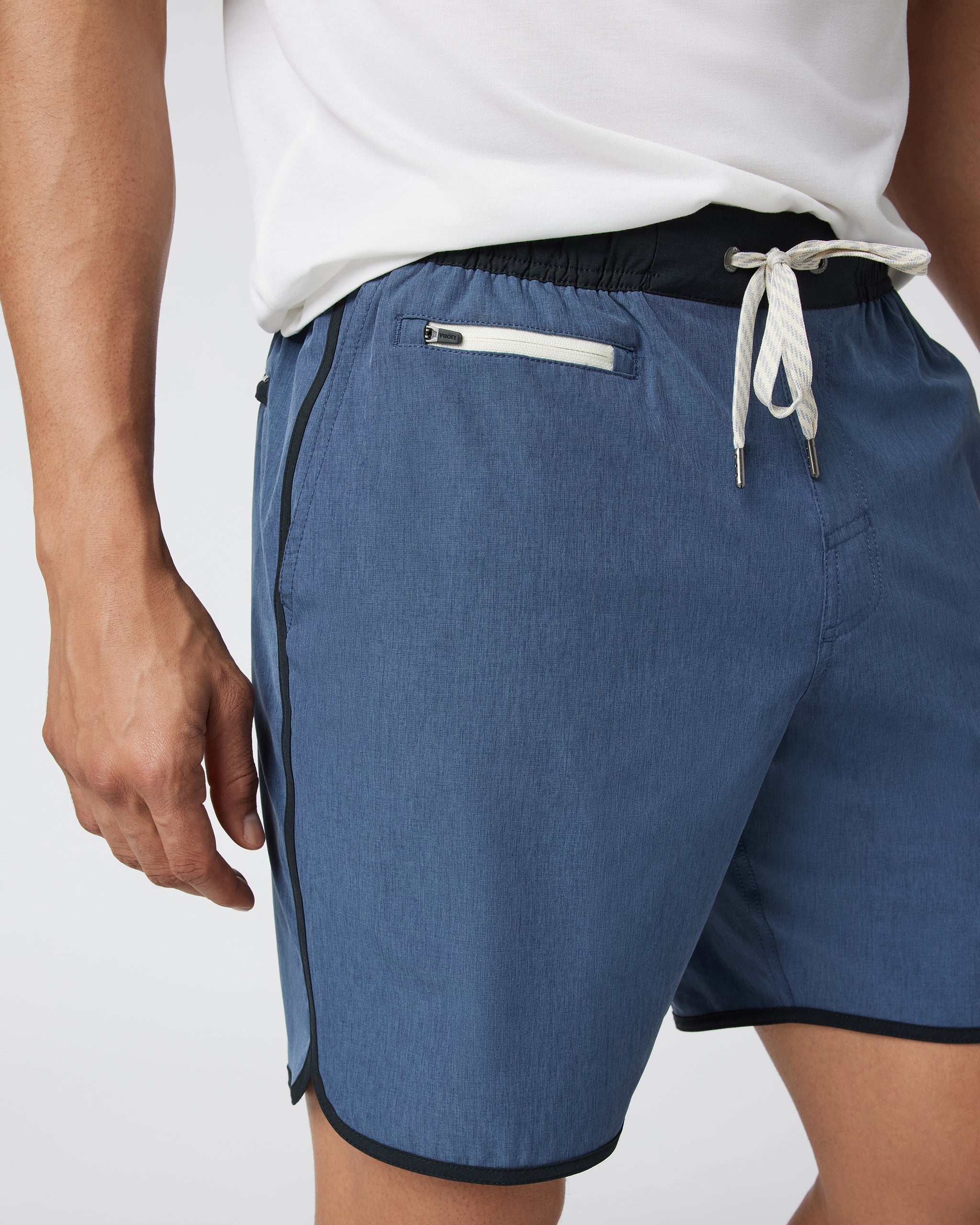 V330AZL_FA24_M_ECOMM_SHORTS_DETAIL_6-1.jpg