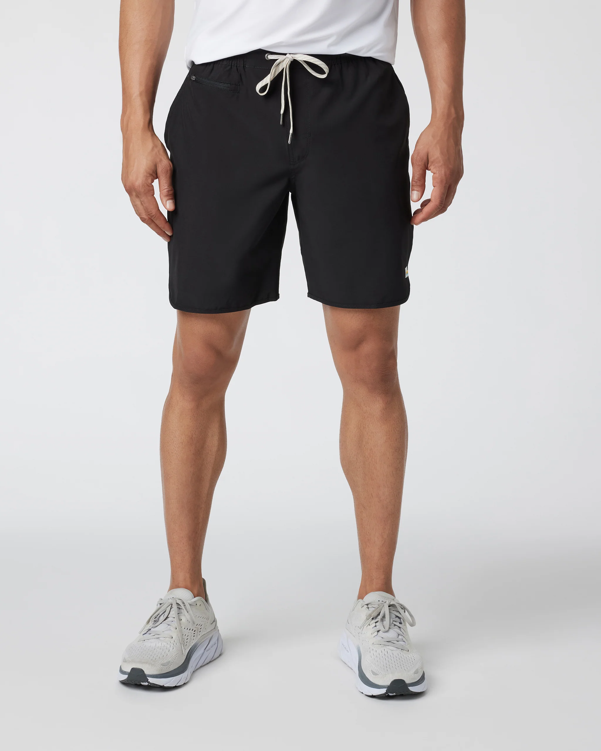 V330BLK_FA24_M_ECOMM_SHORTS_FRONT_2-1.webp