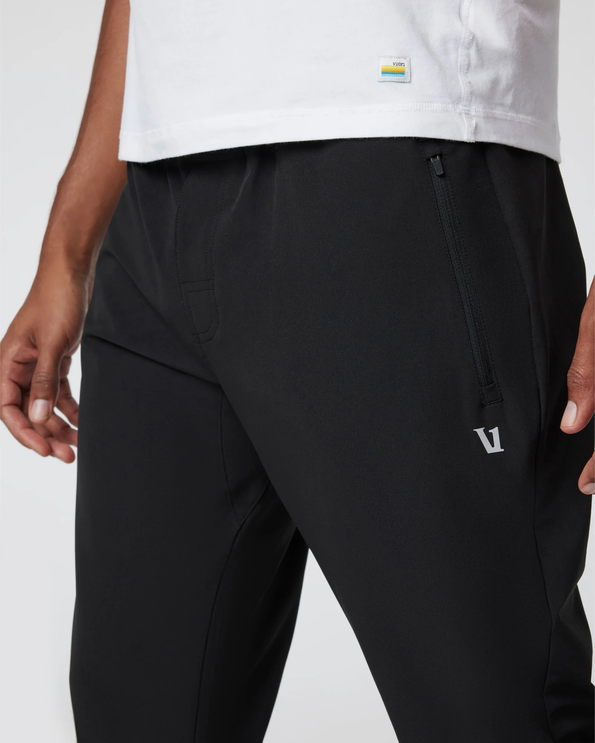 V417BLK_FA24_M_ECOMM_PANTS_DETAIL_12-1.webp