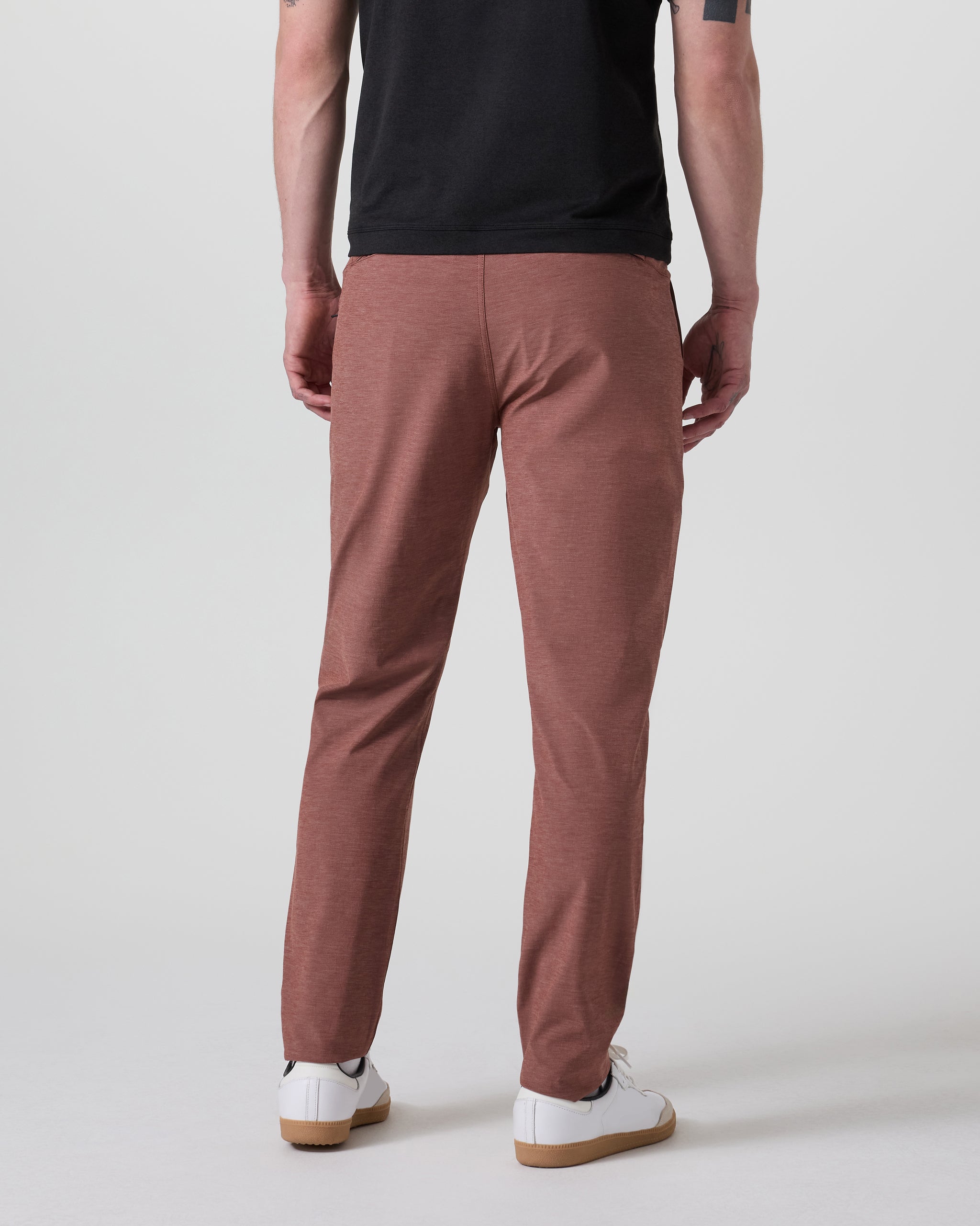 V431-SSDB_SP25_M_ECOMM_BOTTOMS_BACK_2.jpg