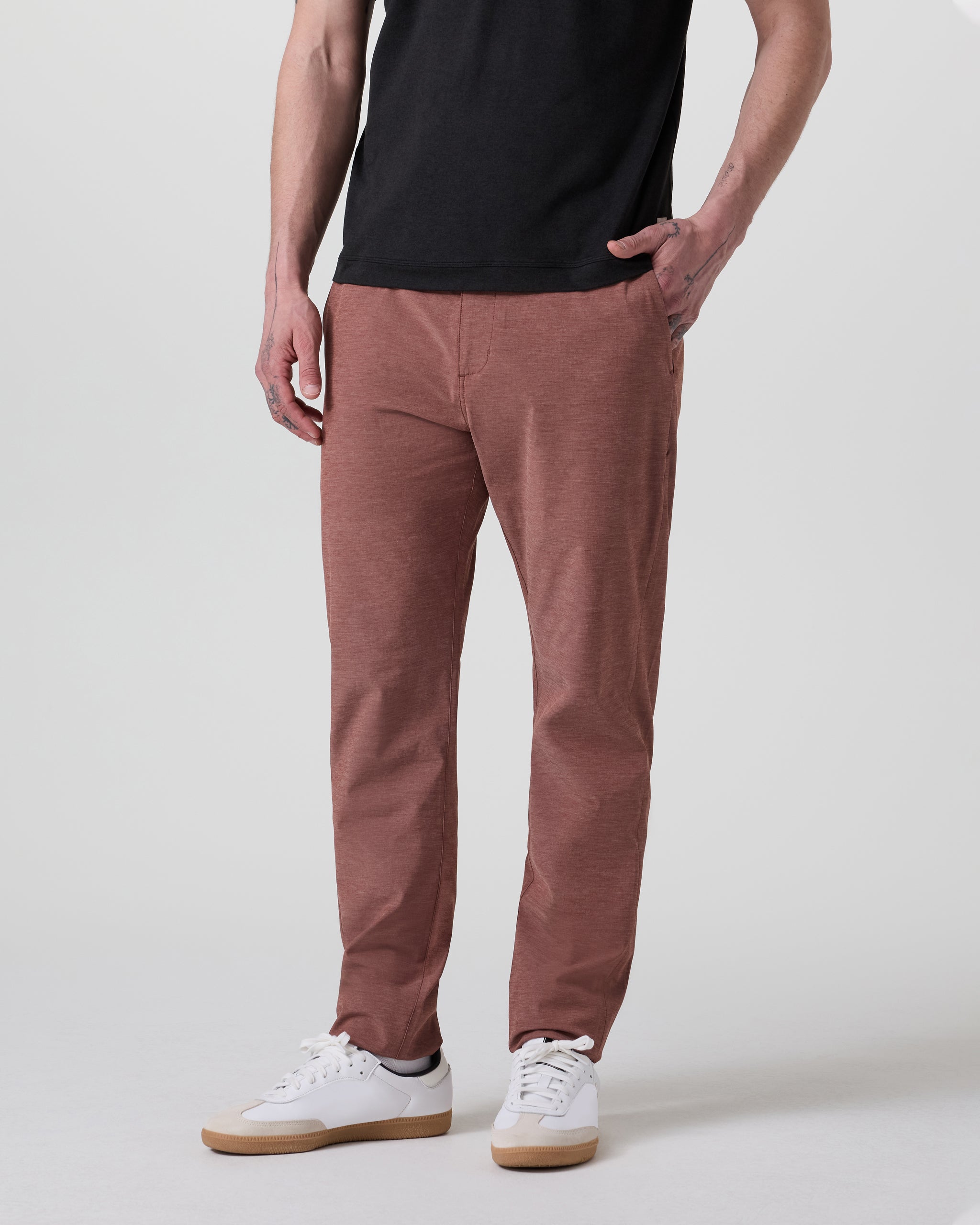 V431-SSDB_SP25_M_ECOMM_BOTTOMS_FRONT_1.jpg