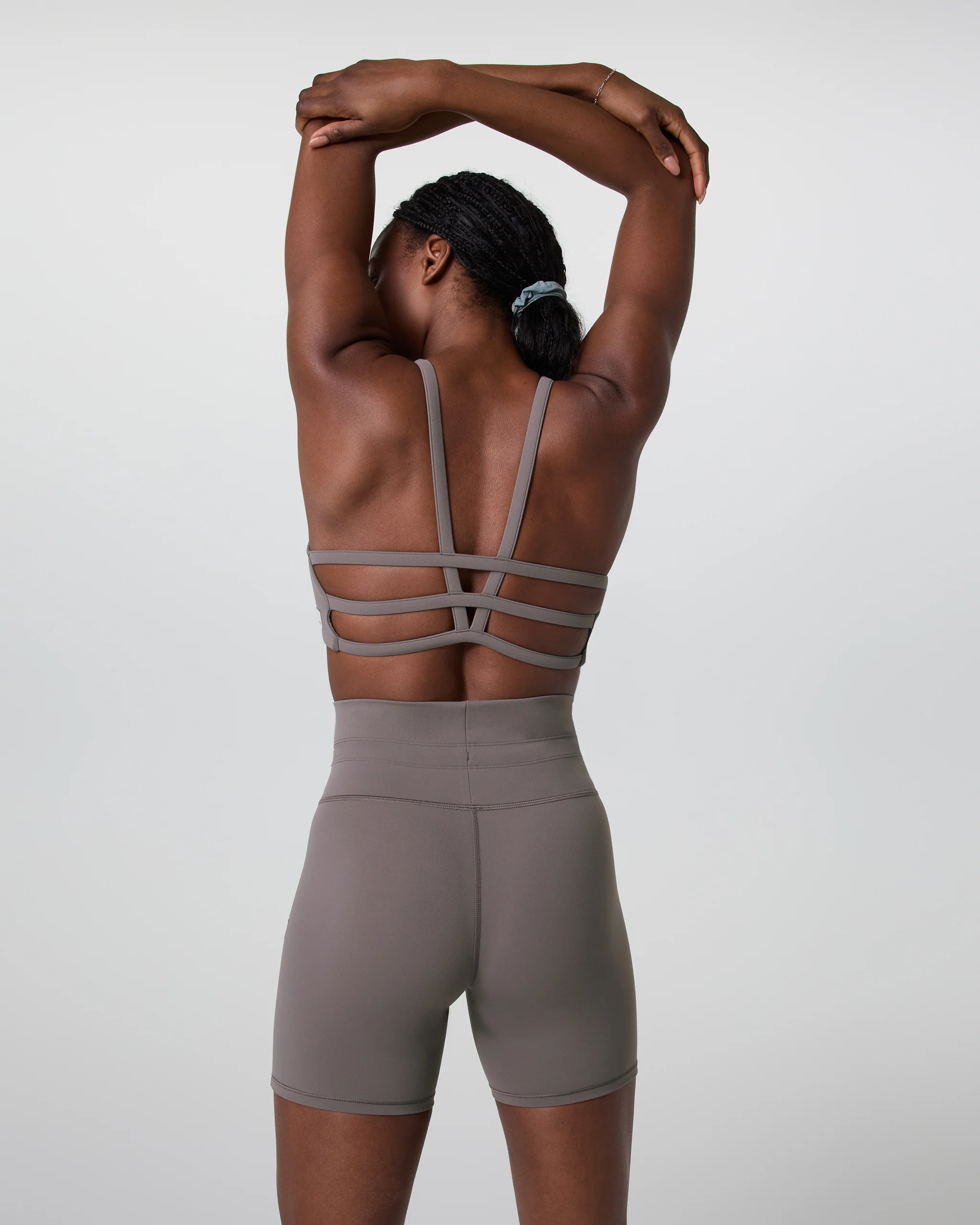 VW104CHI_SP25_W_ECOMM_BRAS_BACK_3-2-1.webp