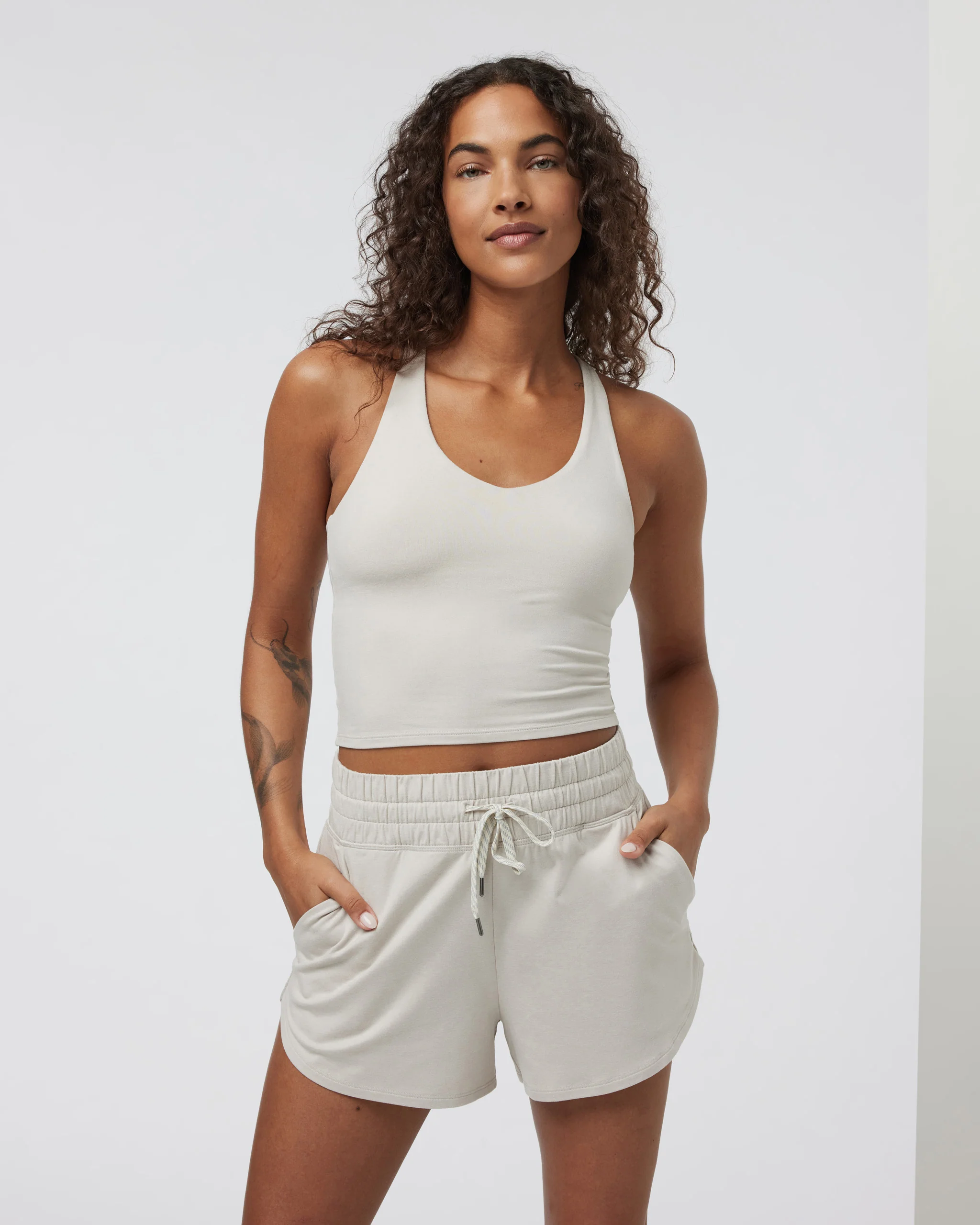 VW1172HEE_FA24_W_ECOMM_TOPS_FRONT_13-4.webp