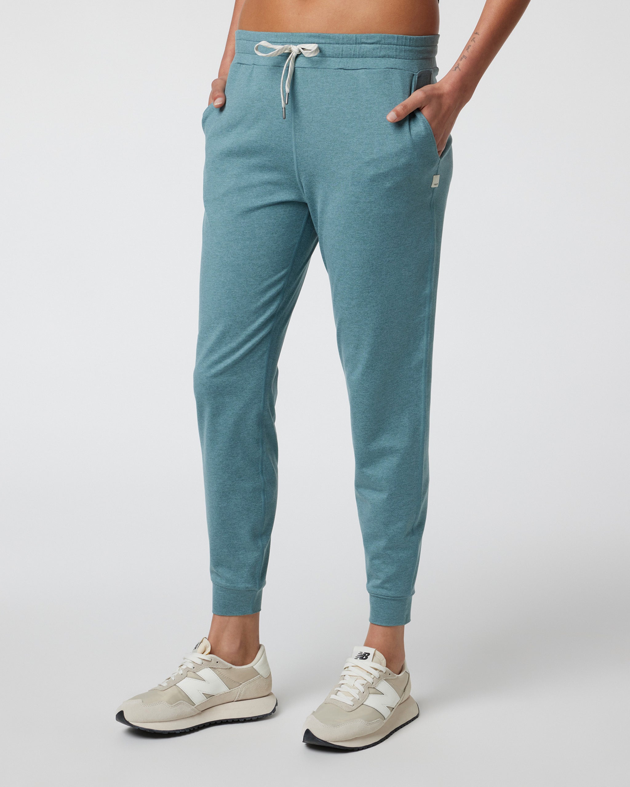 VW303-LHIR_SP24_W_ECOMM_PANTS_FRONT_1.jpg