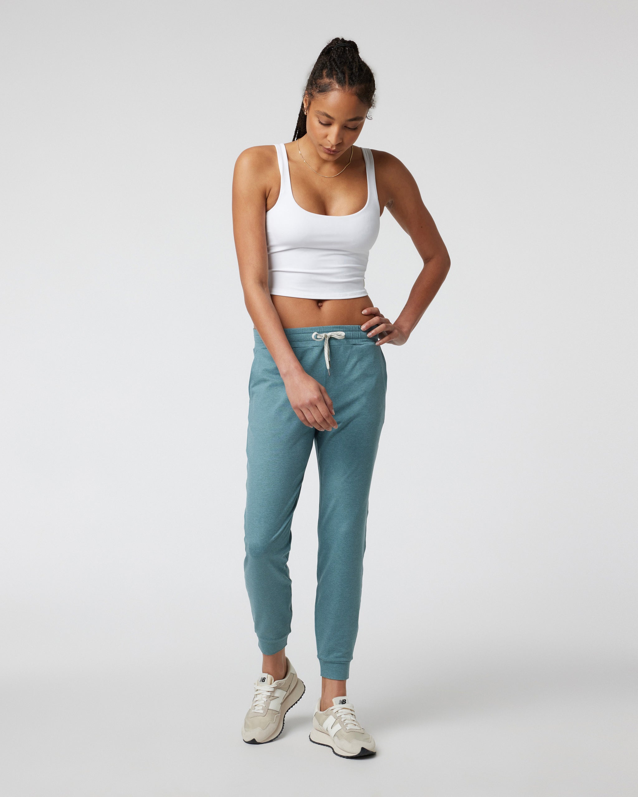 VW303-LHIR_SP24_W_ECOMM_PANTS_FULL_2.jpg