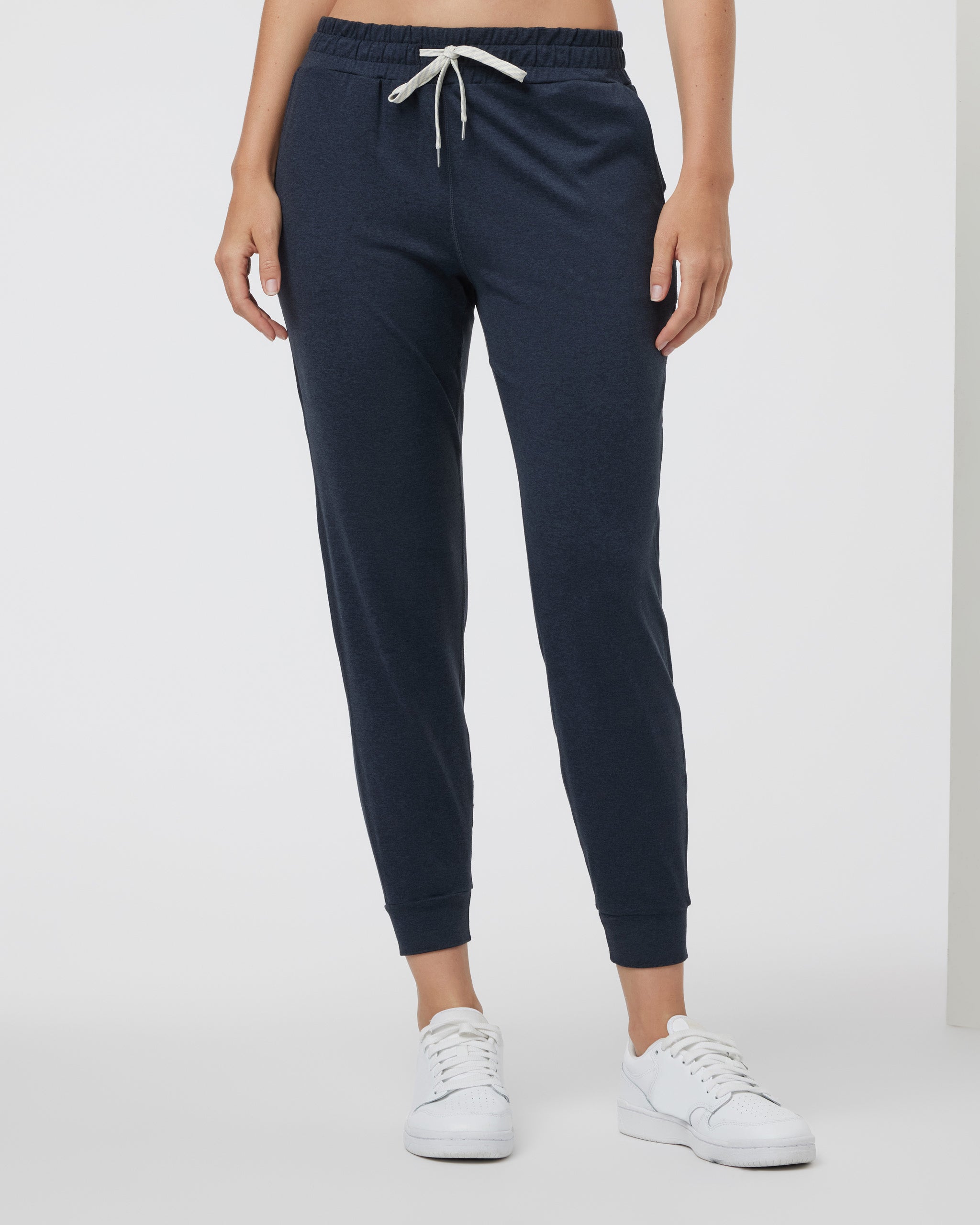 VW303HMD_FA24_W_ECOMM_PANTS_FRONT_2.jpg
