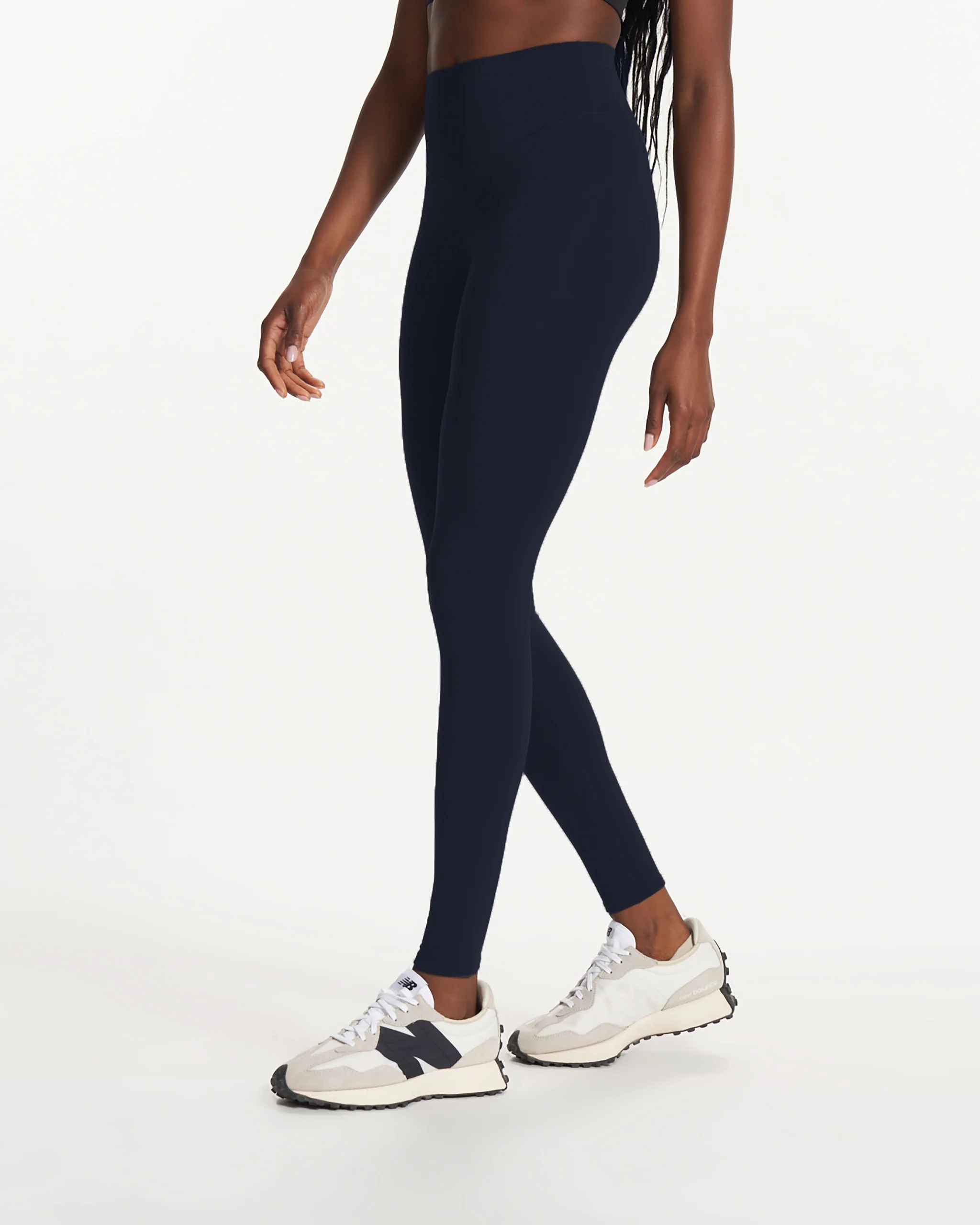 VW4028INK_FA23_W_ECOMM_PANTS_FRONT_ALT_BOTTOMS_6-1.webp
