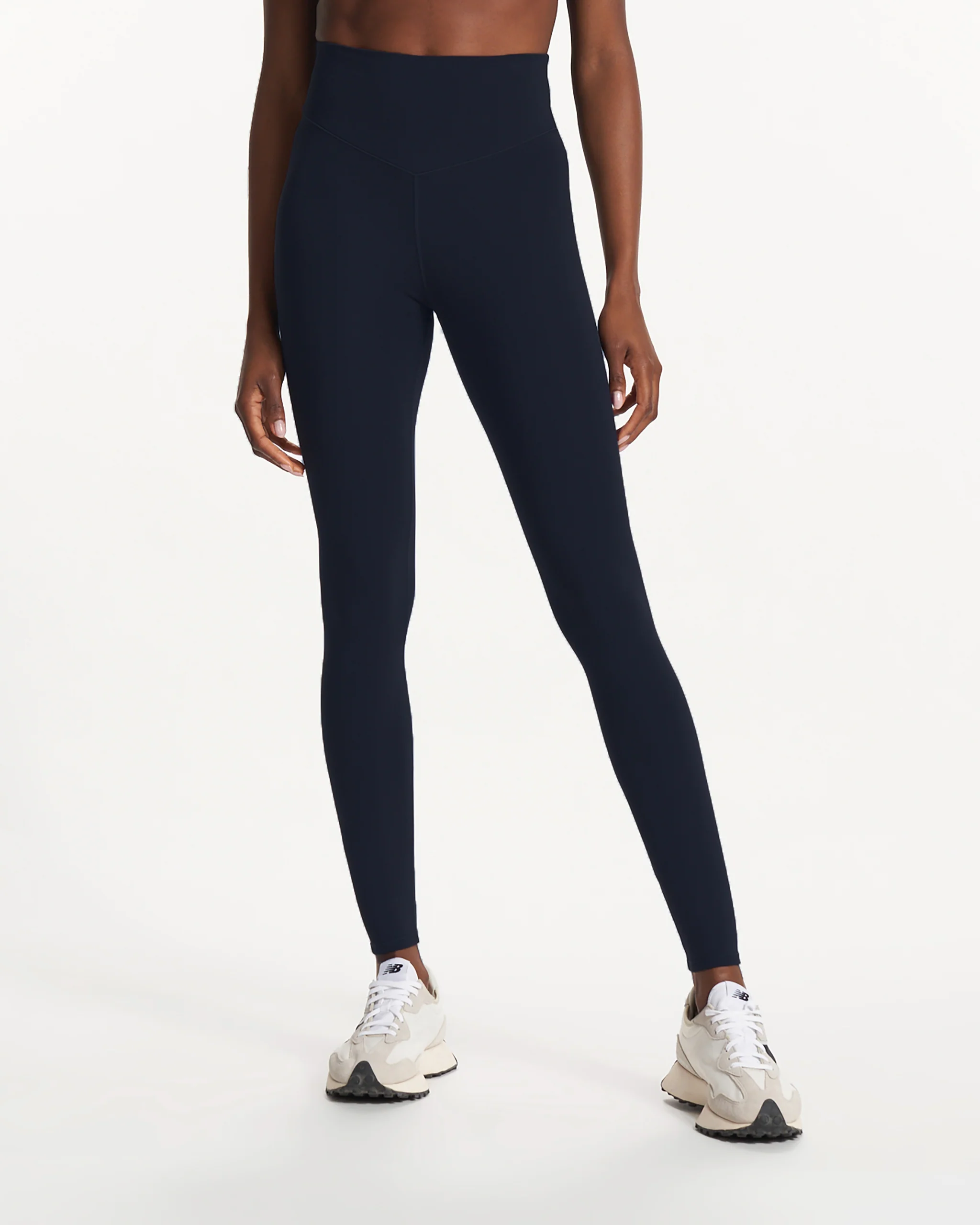 VW4028INK_FA23_W_ECOMM_PANTS_FRONT_BOTTOMS_2-8.webp