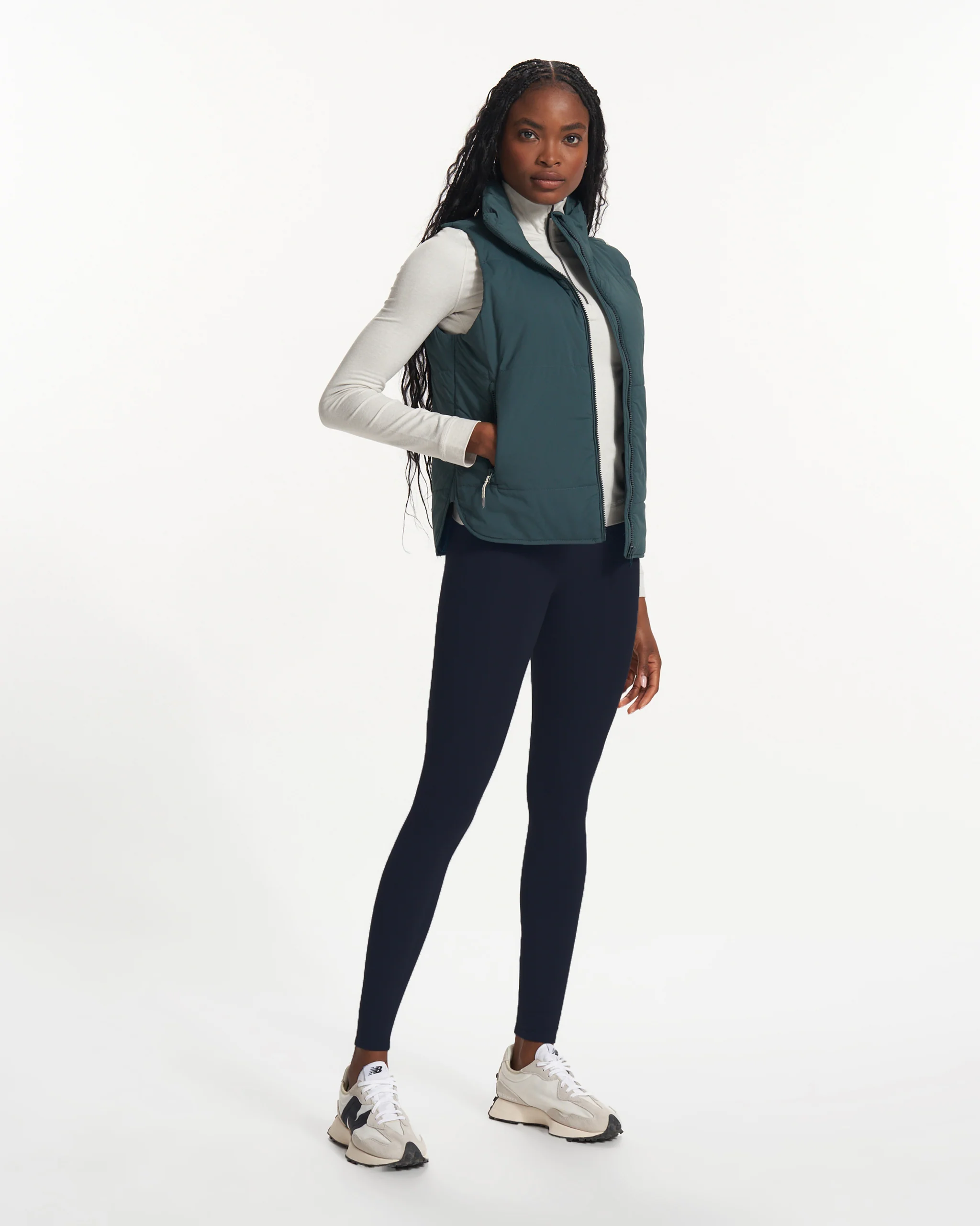 VW4028INK_FA23_W_ECOMM_PANTS_FULL_4-1.webp
