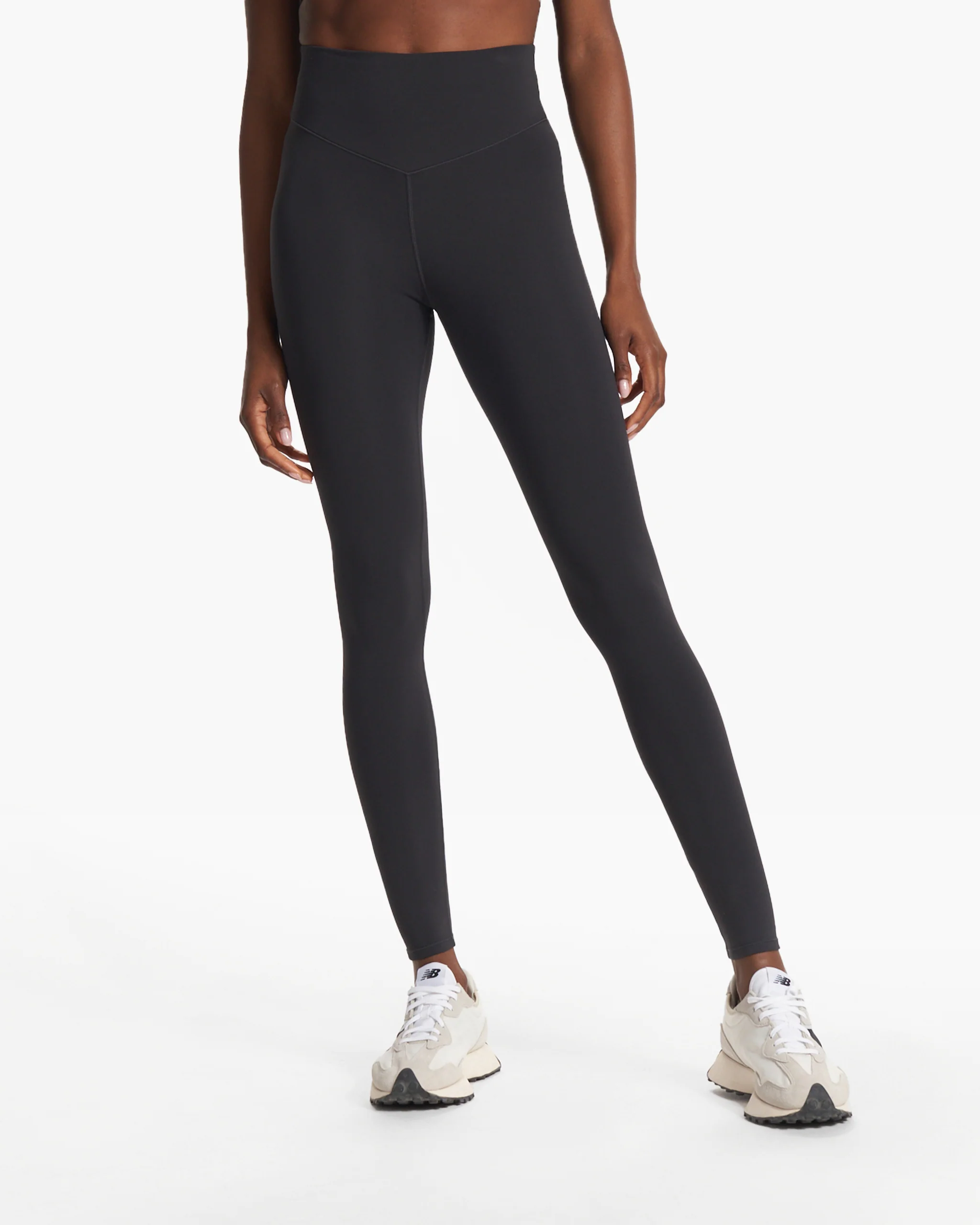 VW4028WBL_FA23_W_ECOMM_PANTS_FRONT_BOTTOMS_2-1.webp