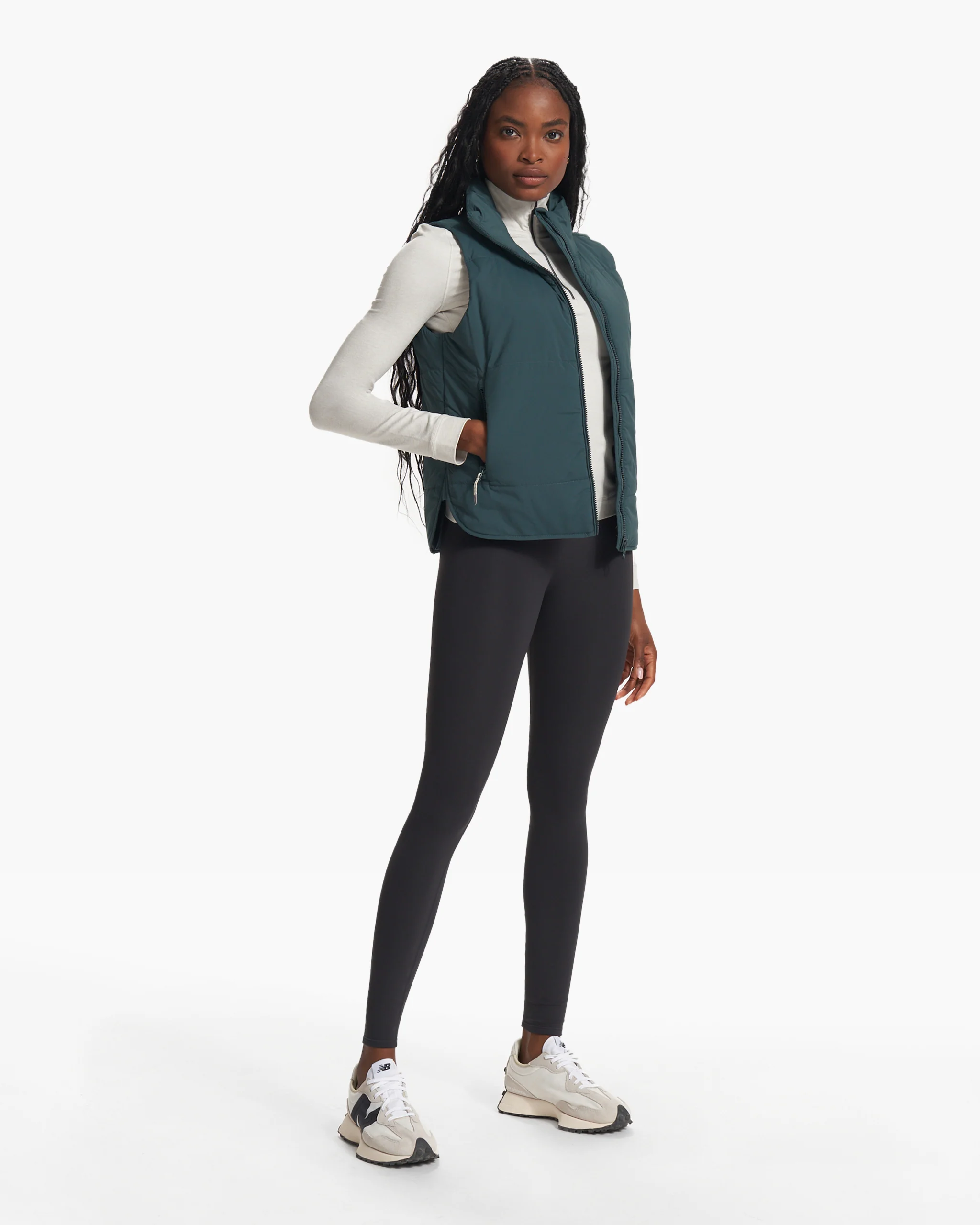 VW4028WBL_FA23_W_ECOMM_PANTS_FULL_4-1-1.webp