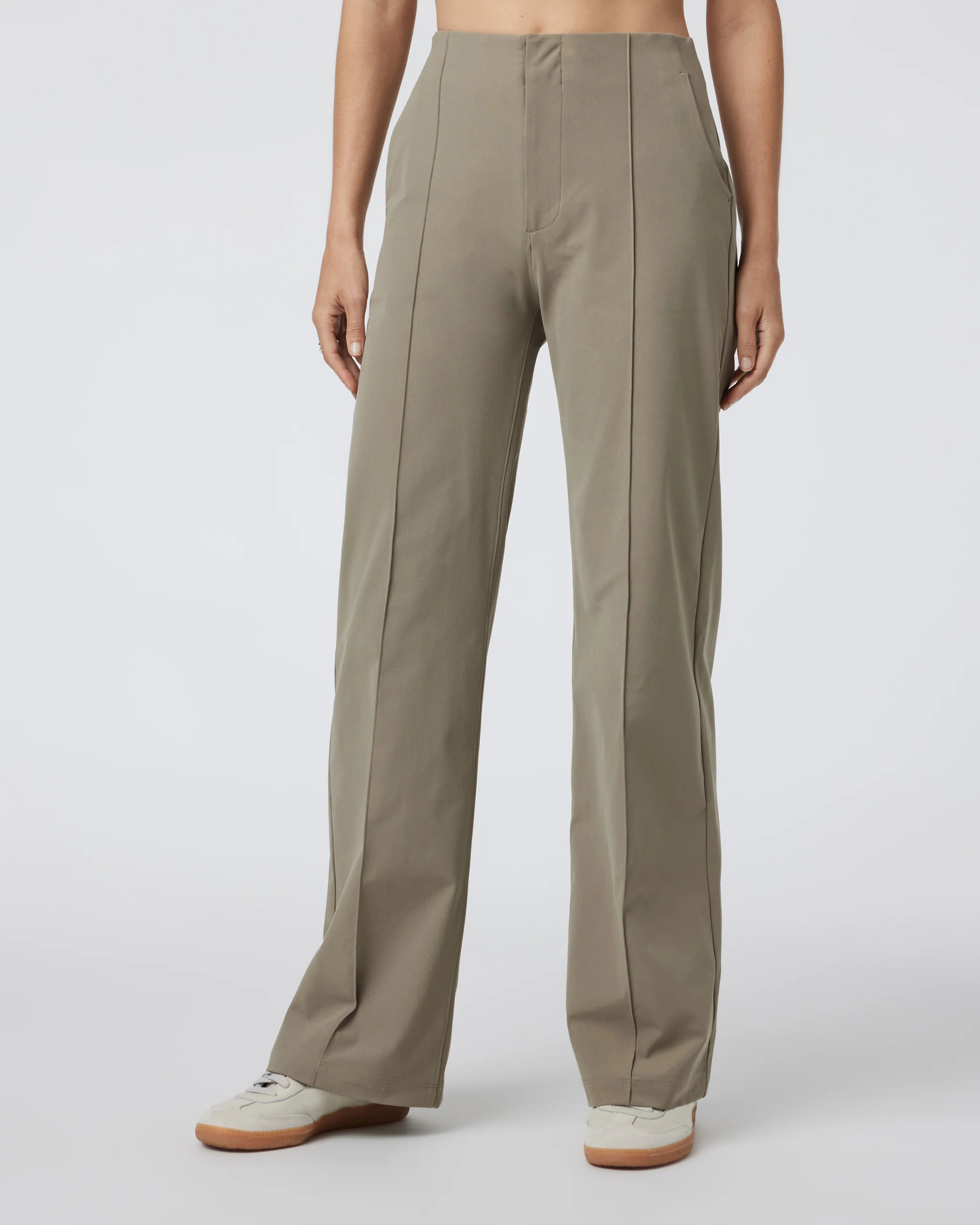 VW4035TAU_FA24_W_ECOMM_PANTS_FRONT_8-6.webp