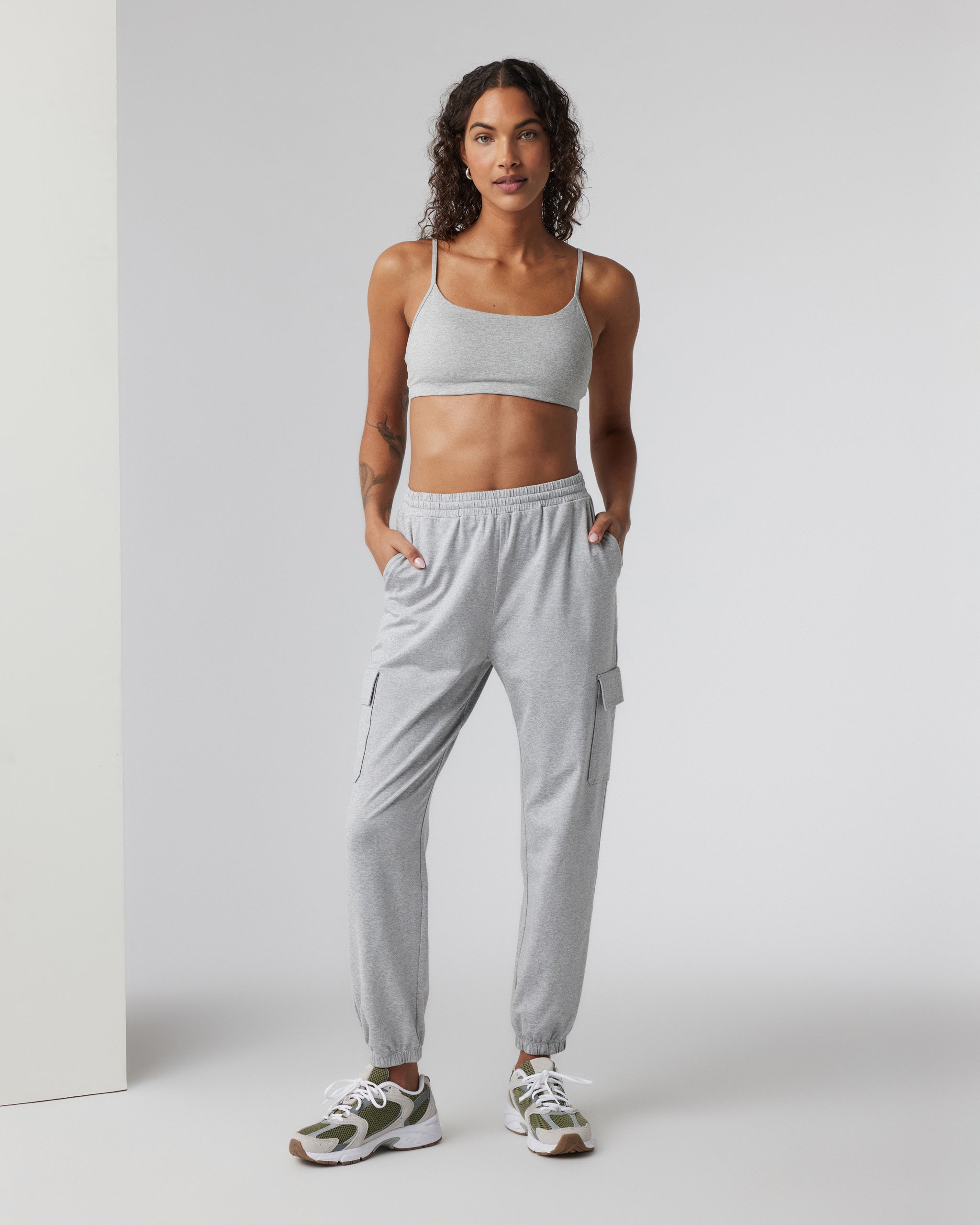VW4062PHG_FA24_W_ECOMM_PANTS_FULL_9.jpg