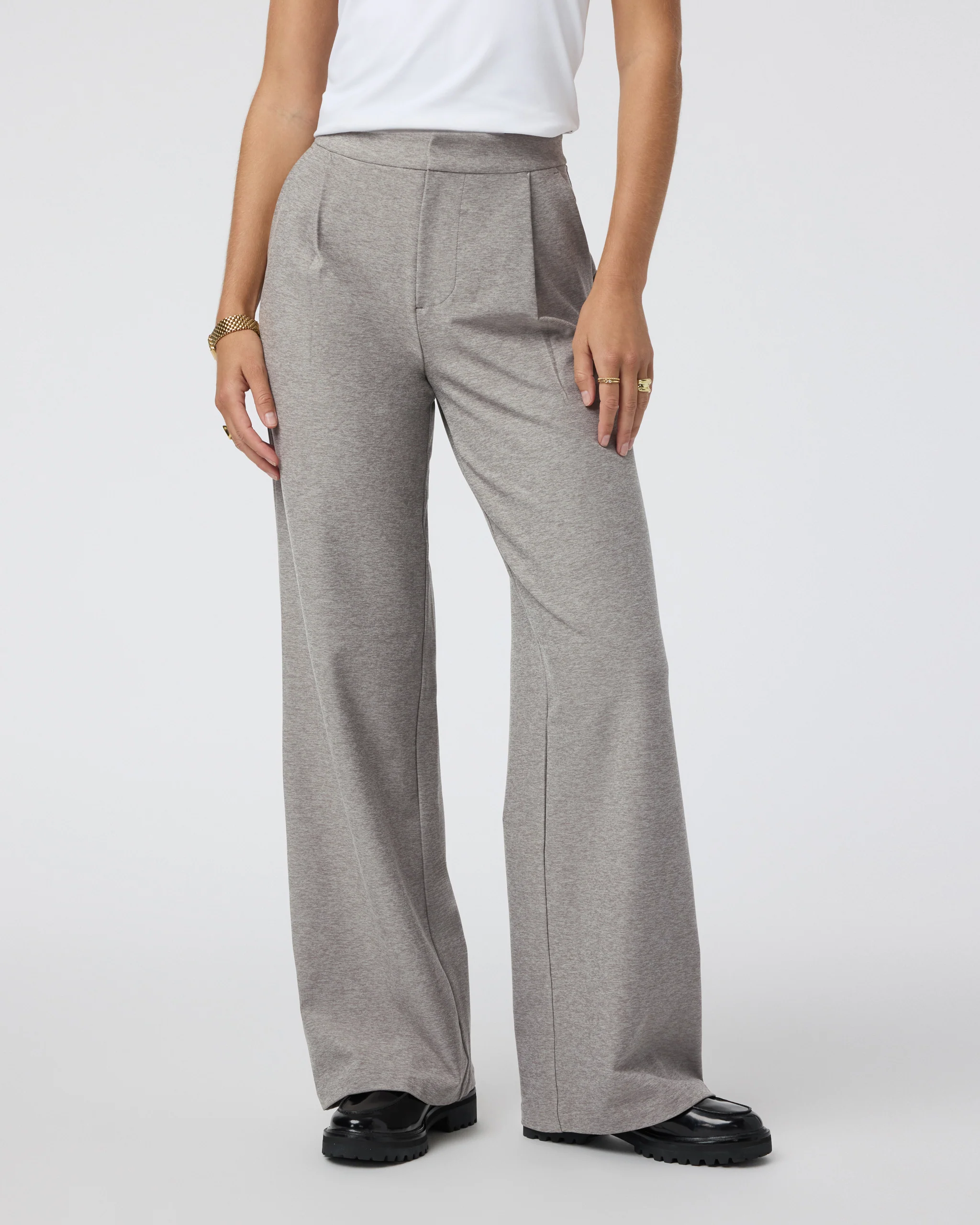 VW4089-LHBB_SP25_W_ECOMM_BOTTOMS_FRONT_2-2.webp