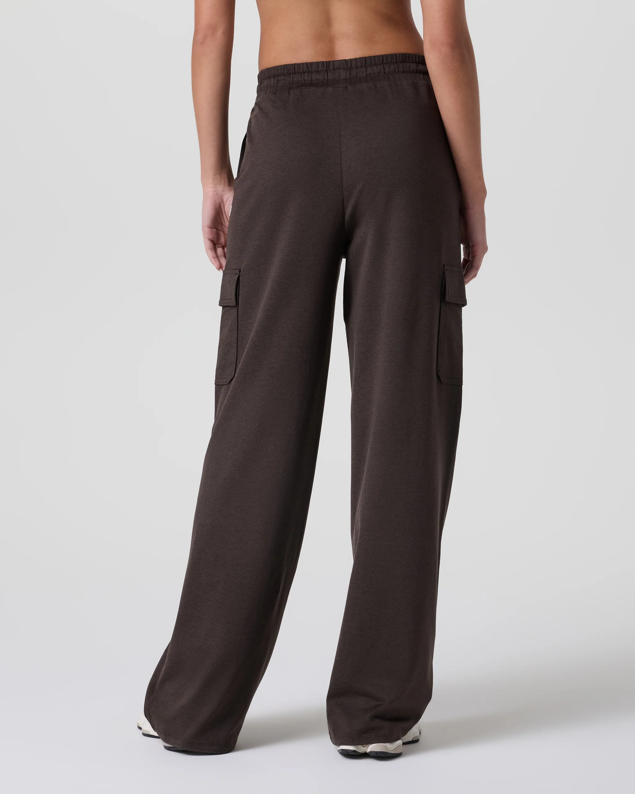VW4173HDJ_FA24_W_ECOMM_PANTS_BACK_2-1.webp