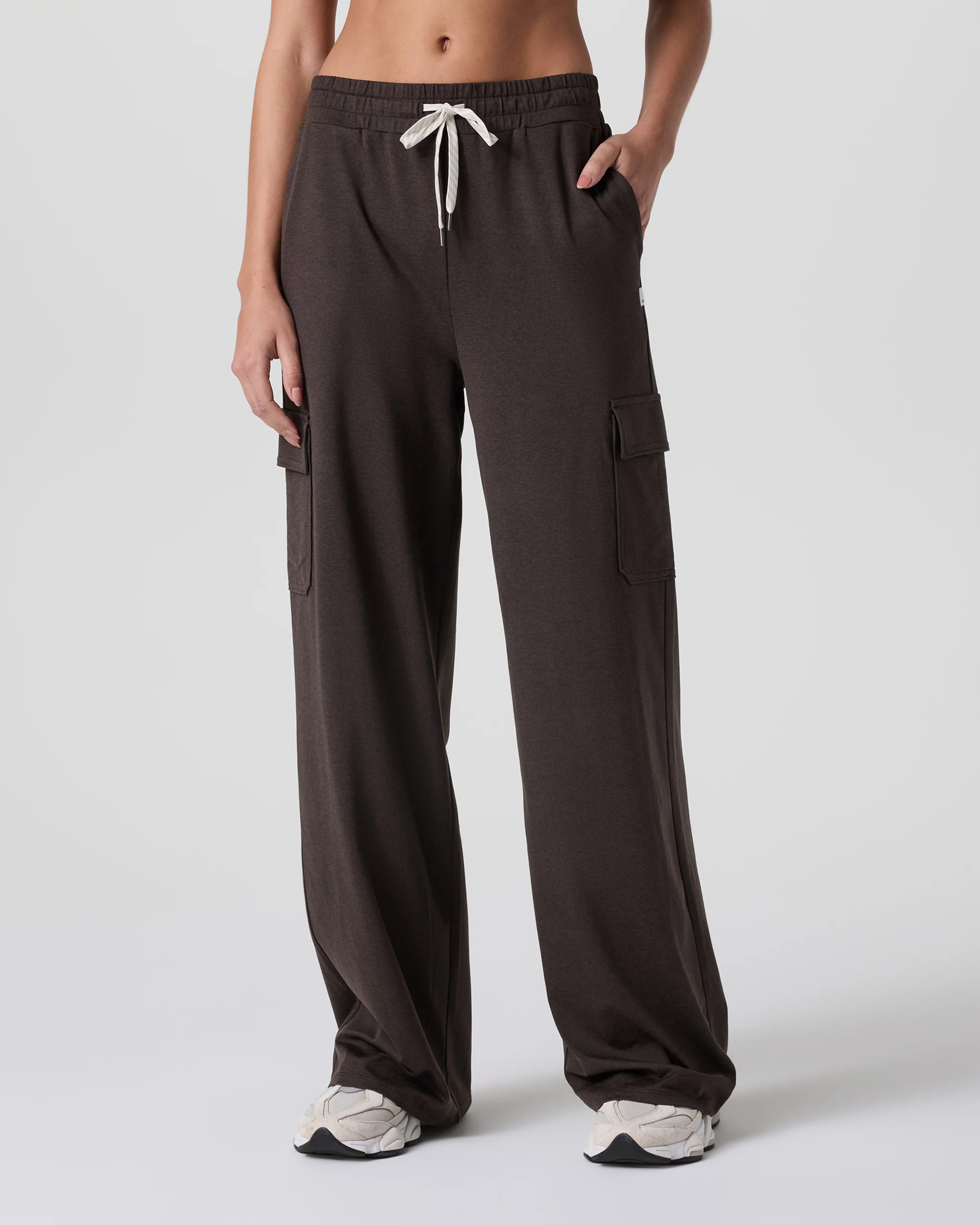 VW4173HDJ_FA24_W_ECOMM_PANTS_FRONT_1-1.webp