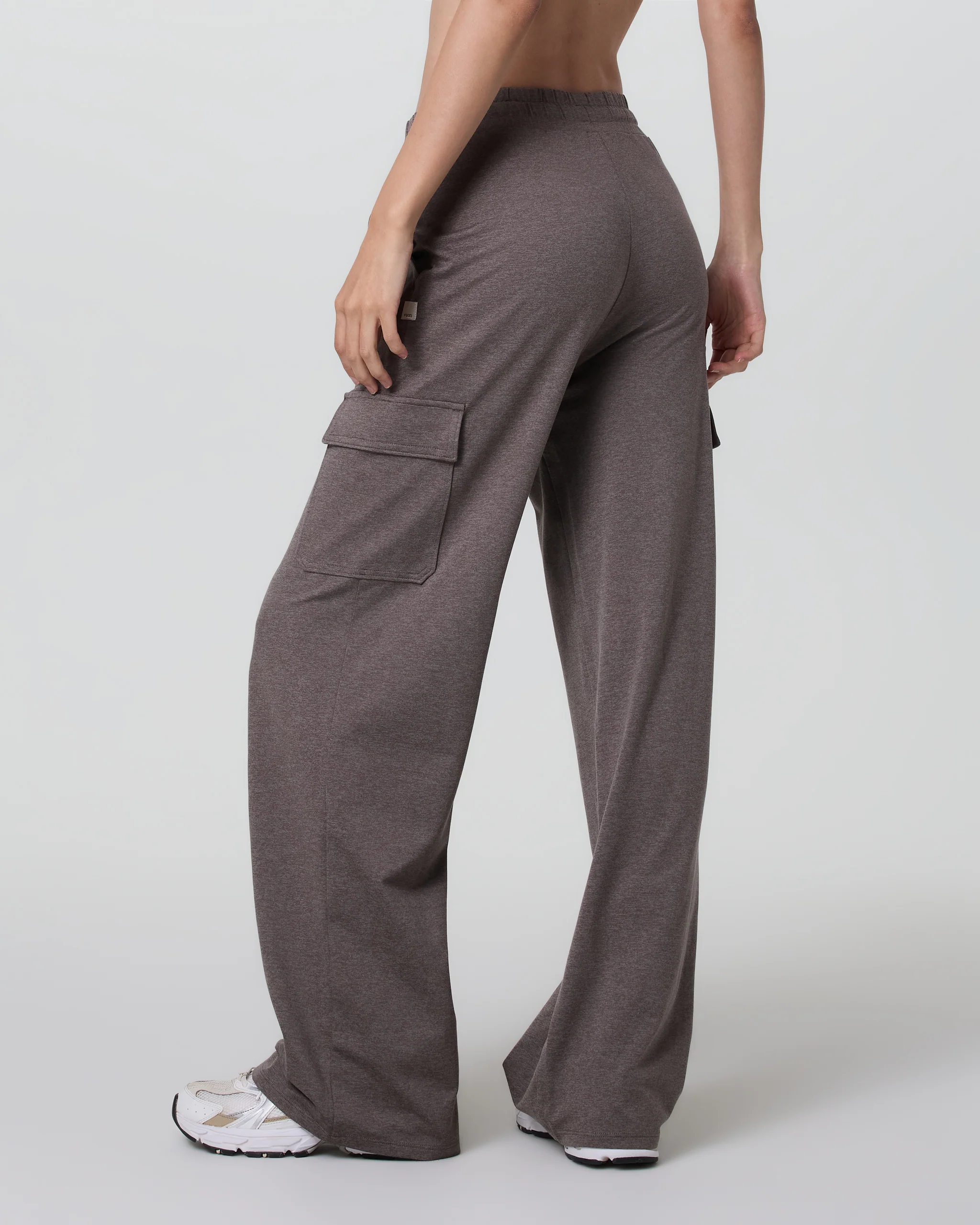 VW4173HHI_SP25_W_ECOMM_BOTTOMS_BACK_5-1.webp