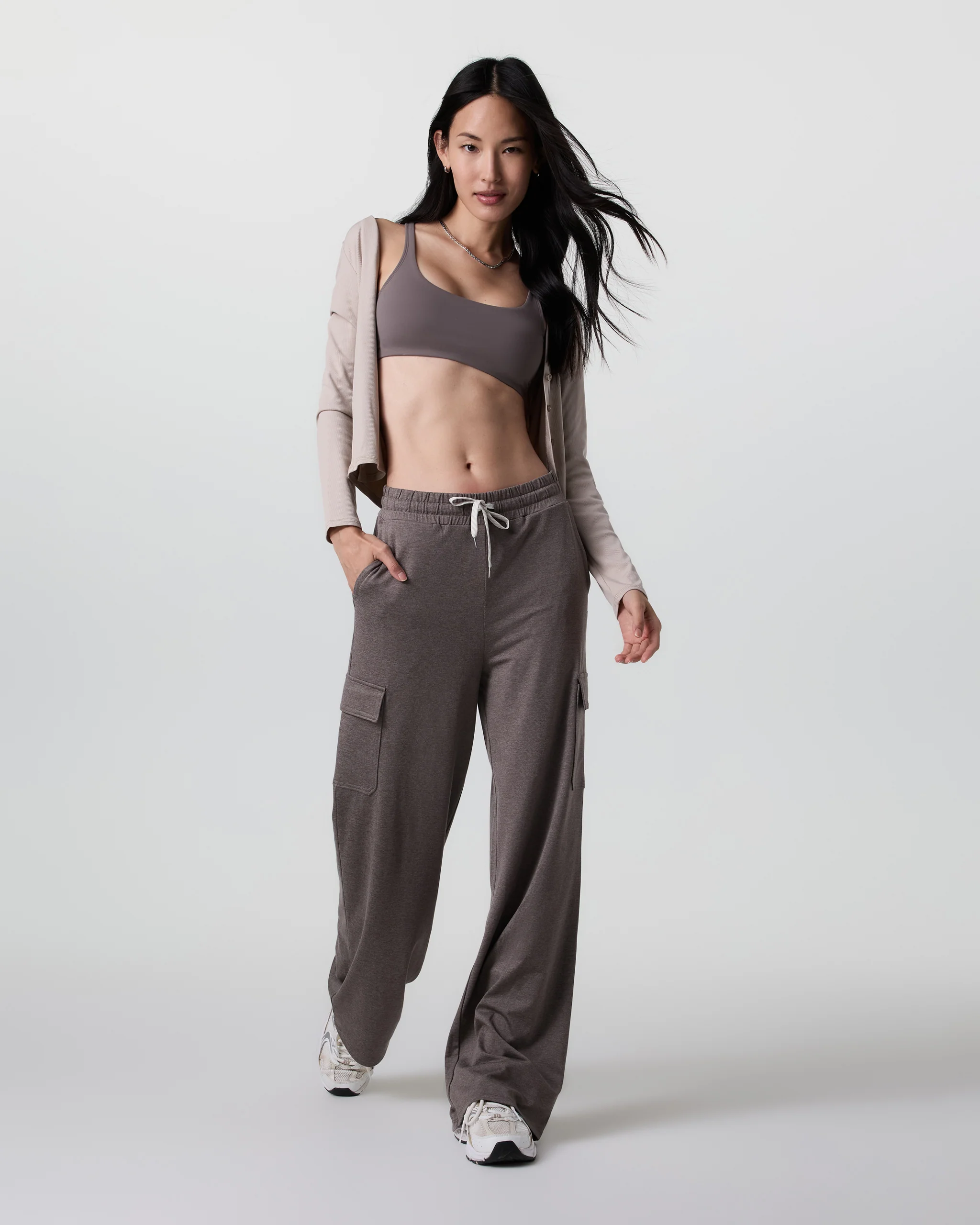VW4173HHI_SP25_W_ECOMM_BOTTOMS_FULL_7-1.webp