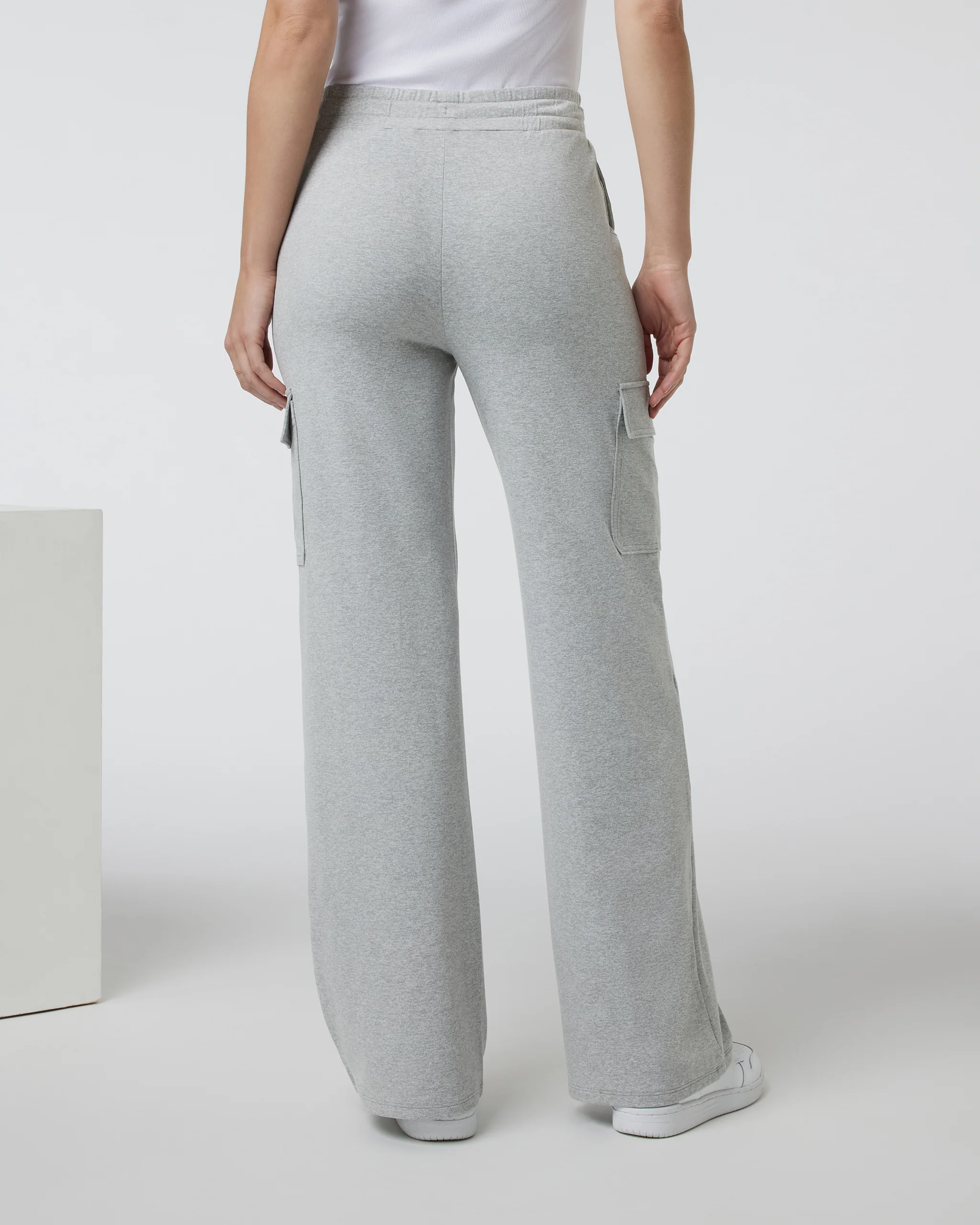 VW4173PHG_FA24_W_ECOMM_PANTS_BACK_7-1.webp