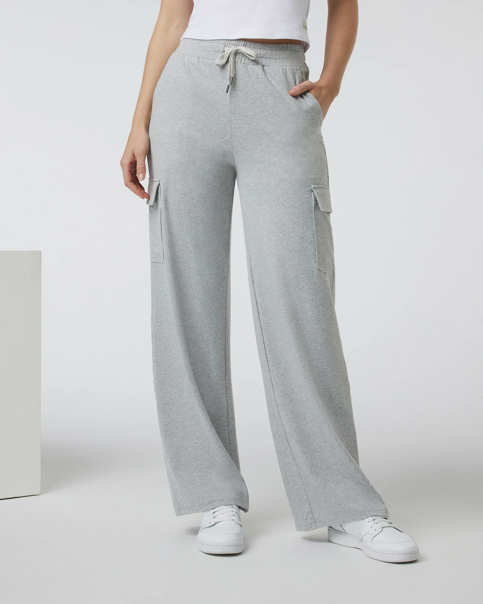 VW4173PHG_FA24_W_ECOMM_PANTS_FRONT_2-1.webp