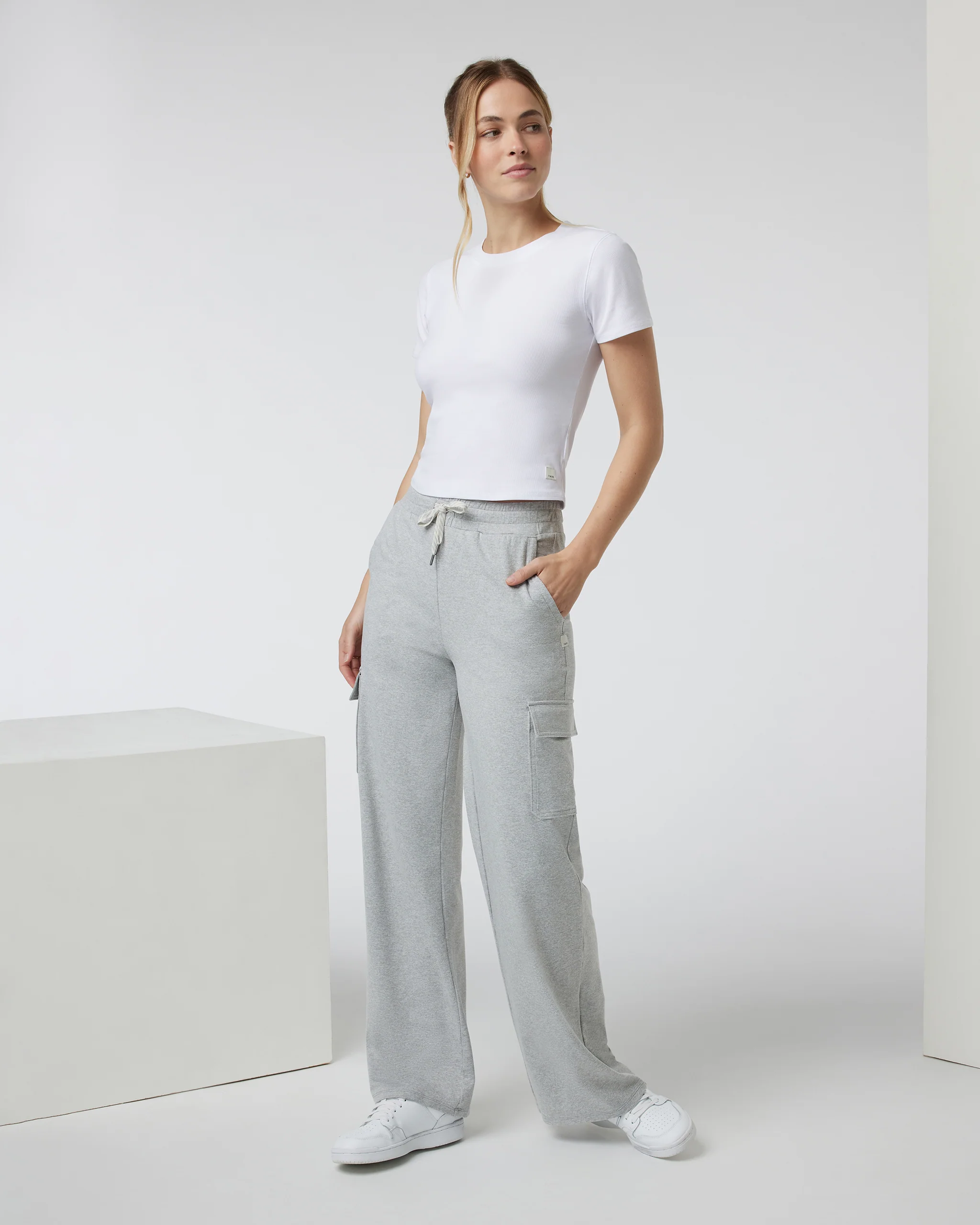 VW4173PHG_FA24_W_ECOMM_PANTS_FULL_4-1.webp