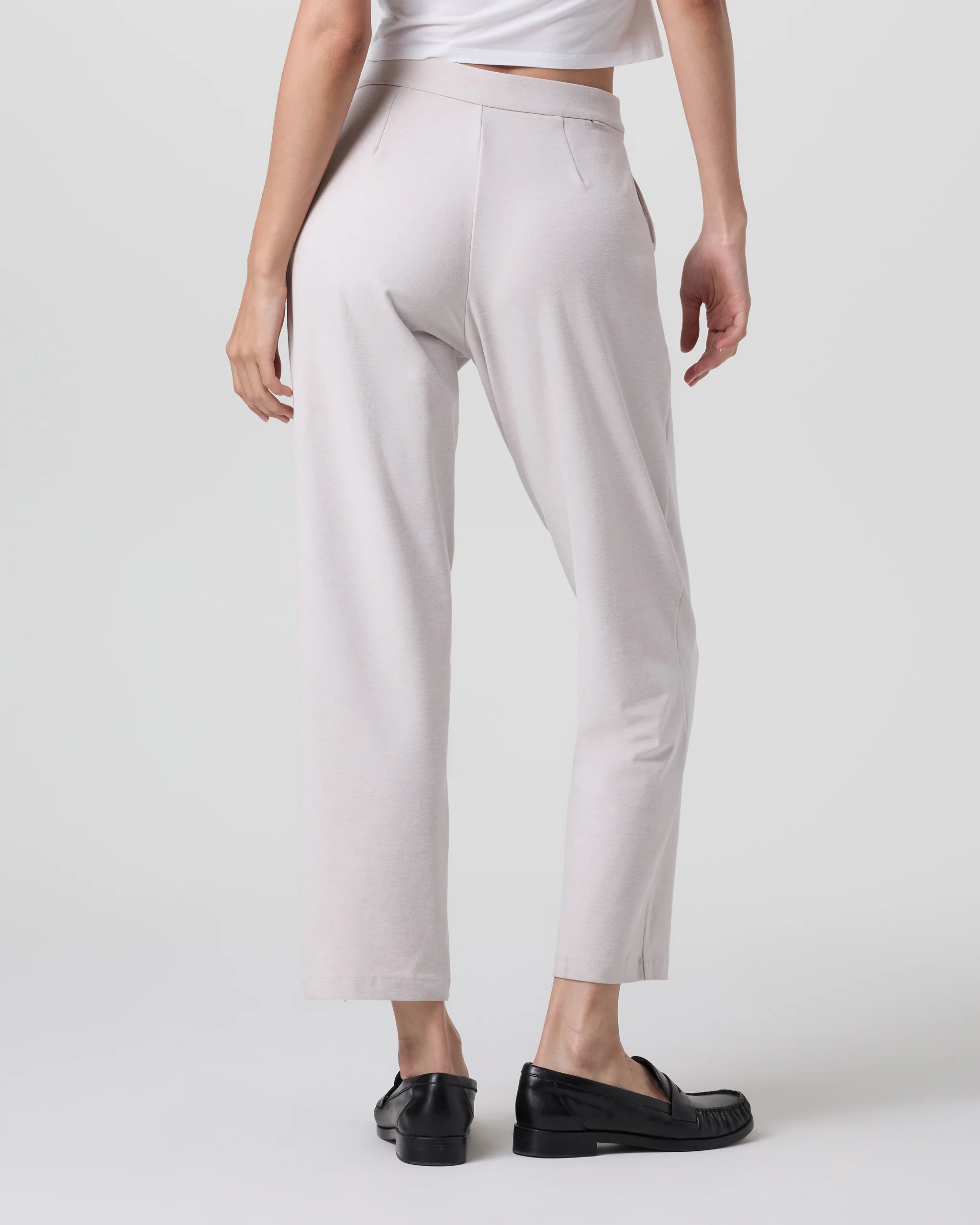 VW4297HEE_SP25_W_ECOMM_BOTTOMS_BACK_3-1.webp