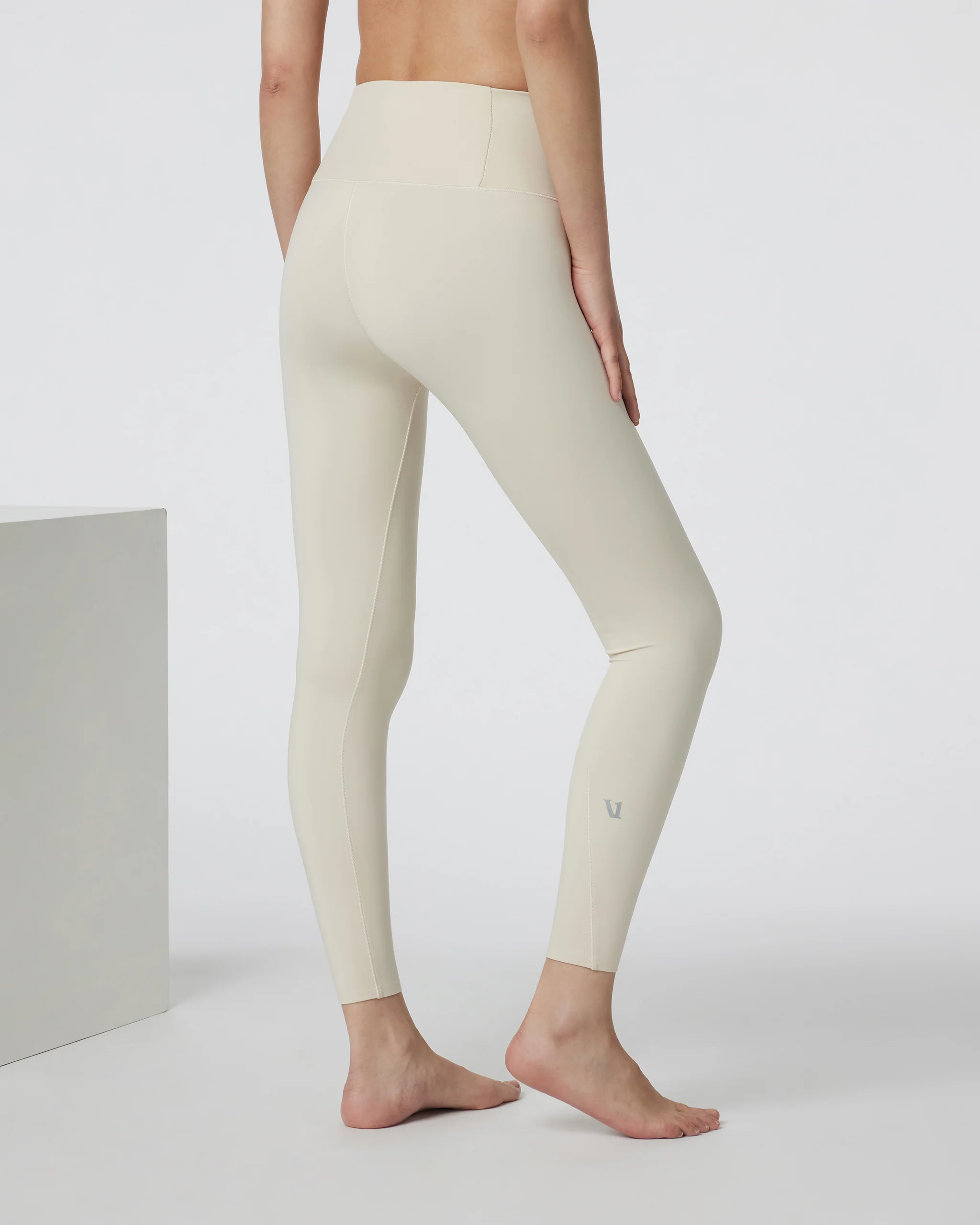 VW497BNE_FA24_W_ECOMM_PANTS_BACK_7-1.webp